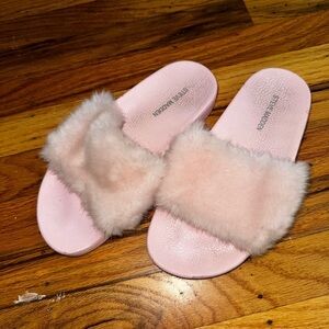 Steve Madden Blush Furry Slippers